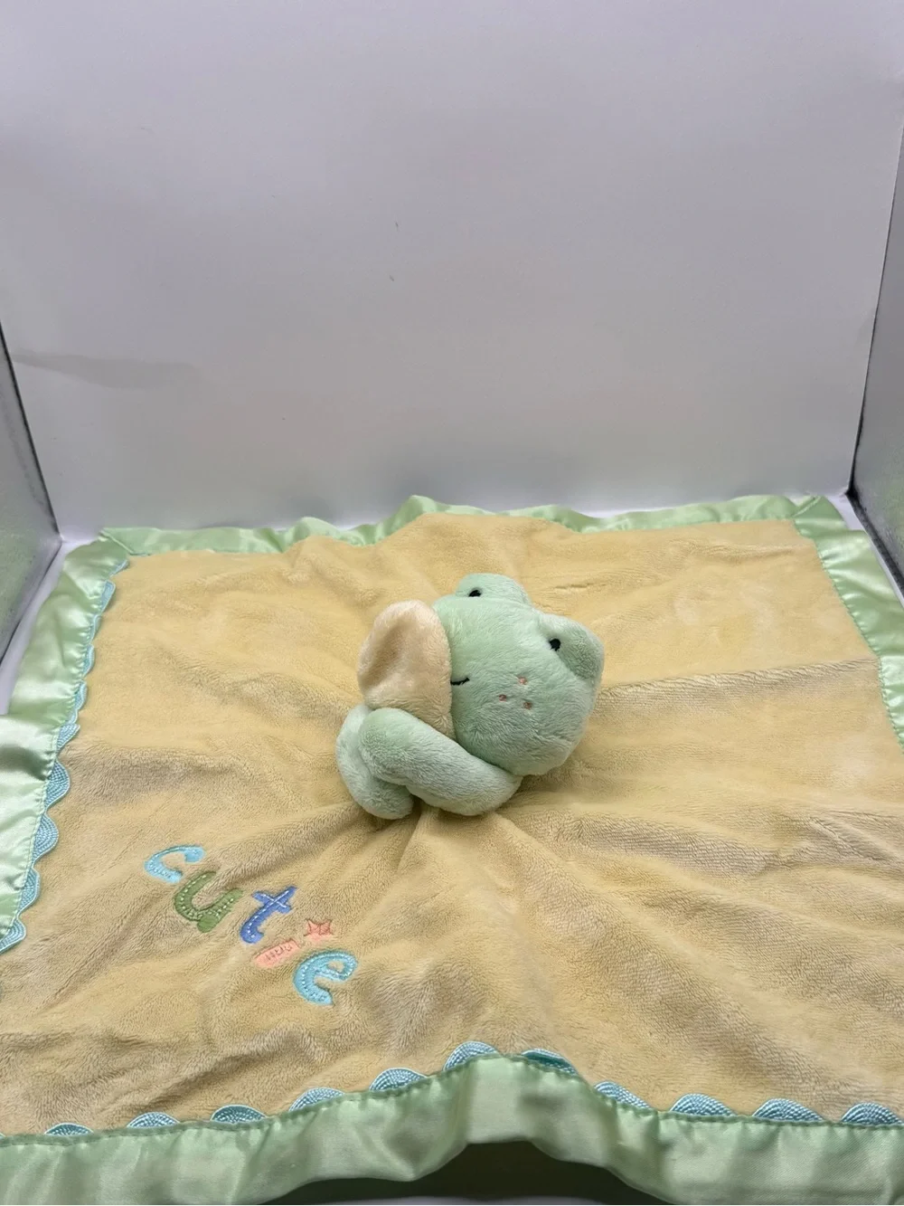 Carters Cutie Frog Just One Year Frog Lovey Security Blanket Satin Trim